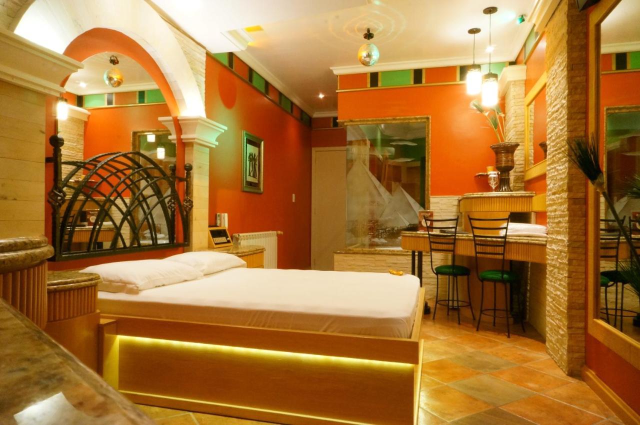Monn Cherry Love hotel