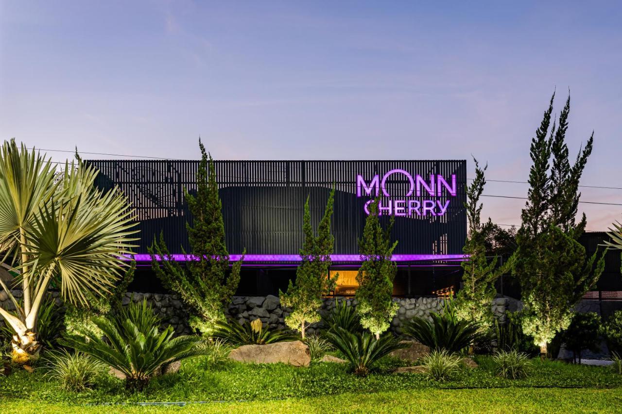 Monn Cherry Love hotel *
