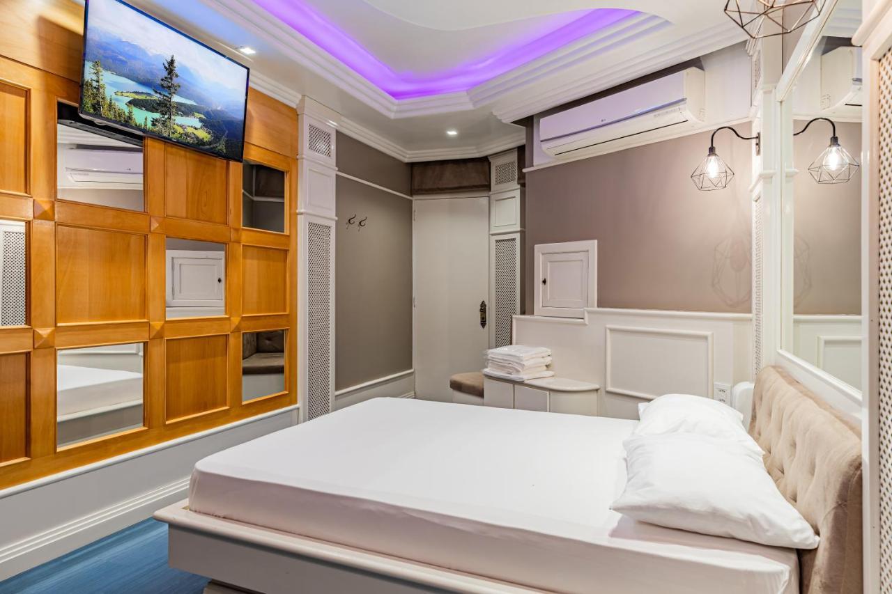 Monn Cherry Love hotel